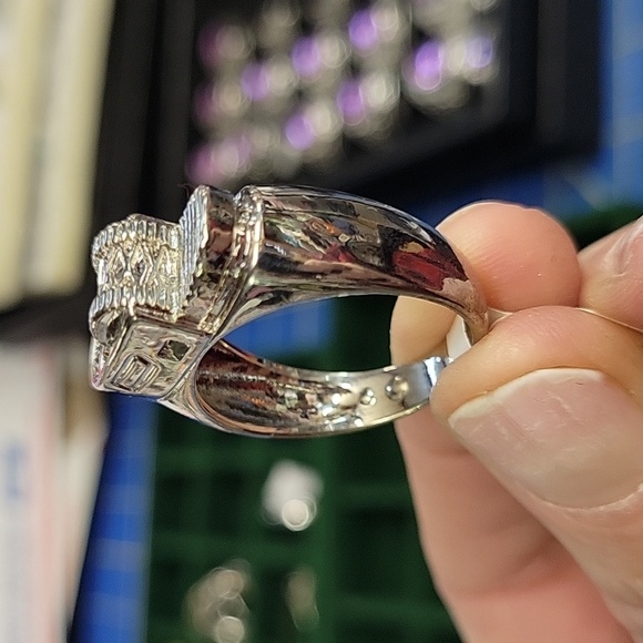 Lighter Silver Tone Ring - Picture 3 of 5